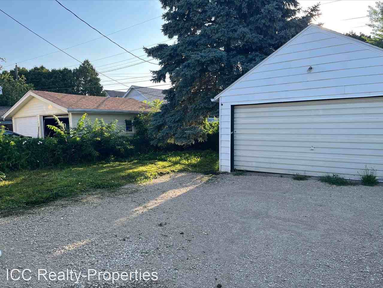 1537 41st St - Photo 3 of 3