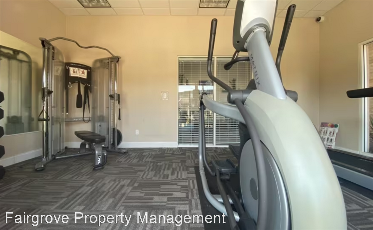 1321 S Vine Ave - Photo 2 of 11