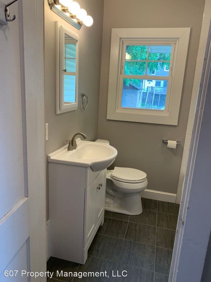 62 Lathrop Ave - Photo 3 of 9