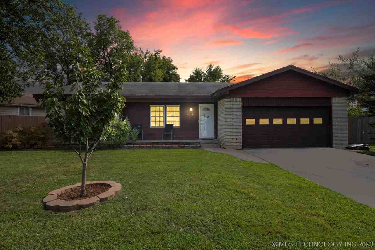 225 W Vandalia St, Broken Arrow, OK 74012 4 bedroom House Rental Zumper