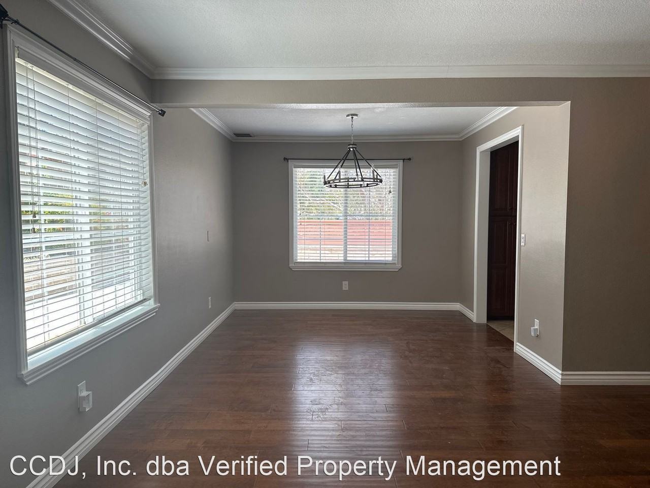 28482 Avion Cir - Photo 2 of 21
