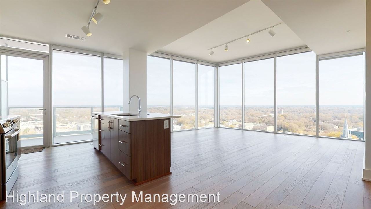 112 N Corcoran St #2101 - Photo 2 of 34