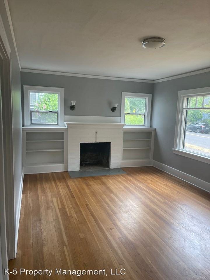 3935 Ne 15th Ave - Photo 2 of 19