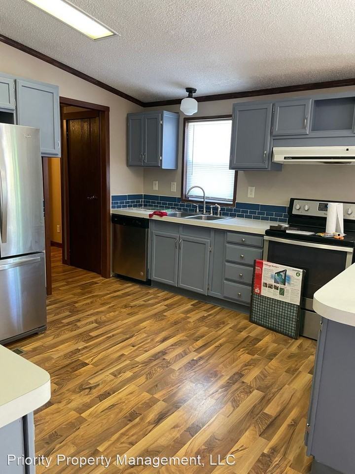 232 Wind River Ave - Photo 2 of 18