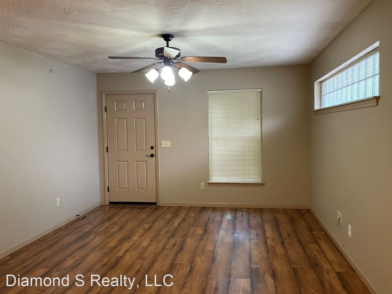1540 S Rogers Ave - Photo 3 of 15