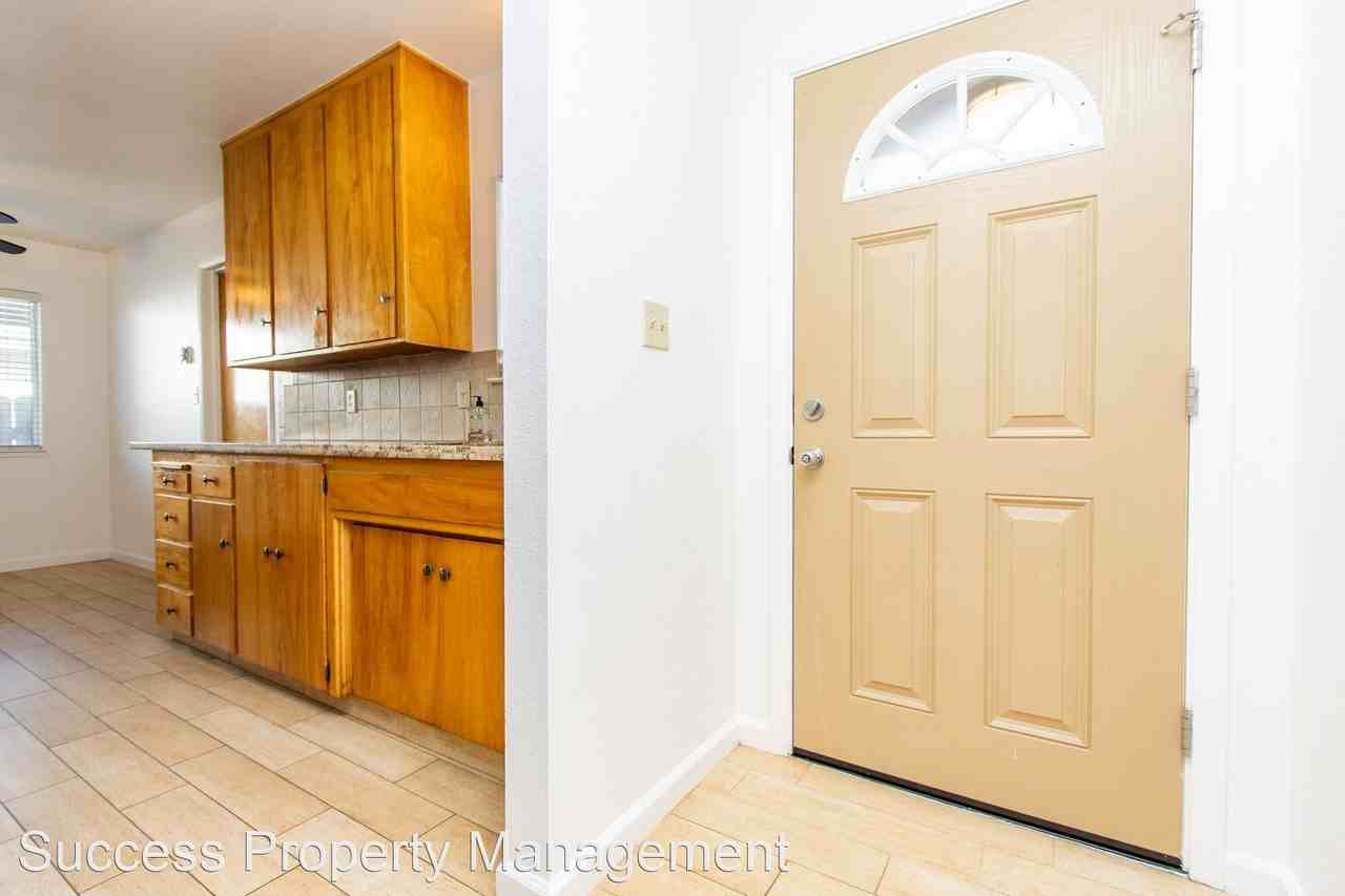 1422 Olson Dr - Photo 3 of 18