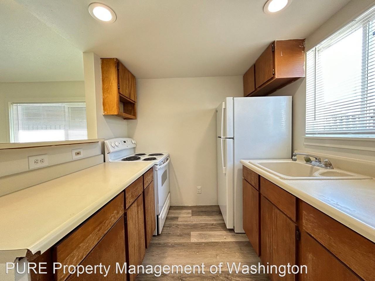 8421 40th Ave Sw - Photo 3 of 21
