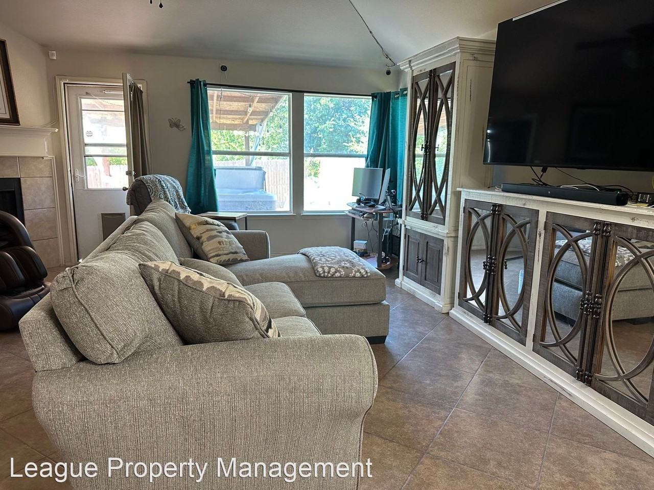 5709 Paloma Blanca Dr - Photo 2 of 18