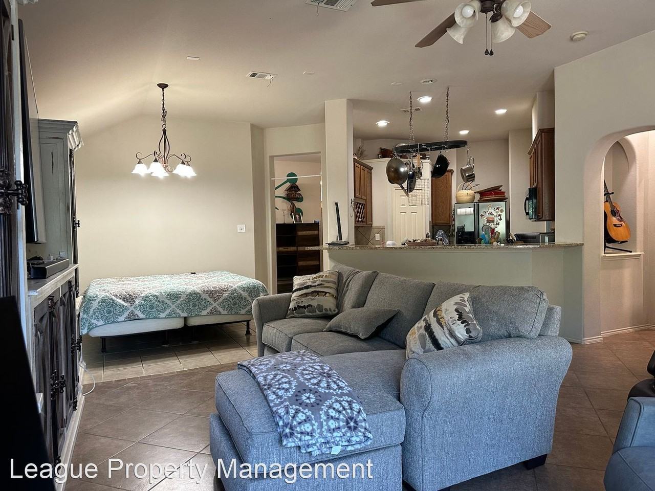 5709 Paloma Blanca Dr - Photo 3 of 18