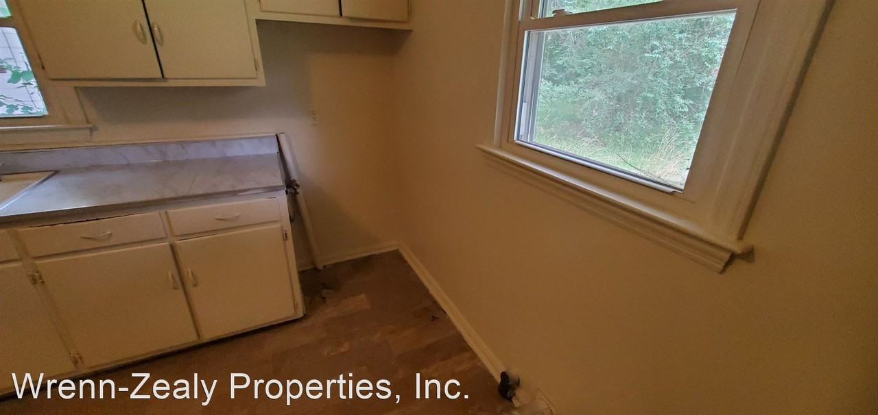 1502 Joyce St - Photo 3 of 7