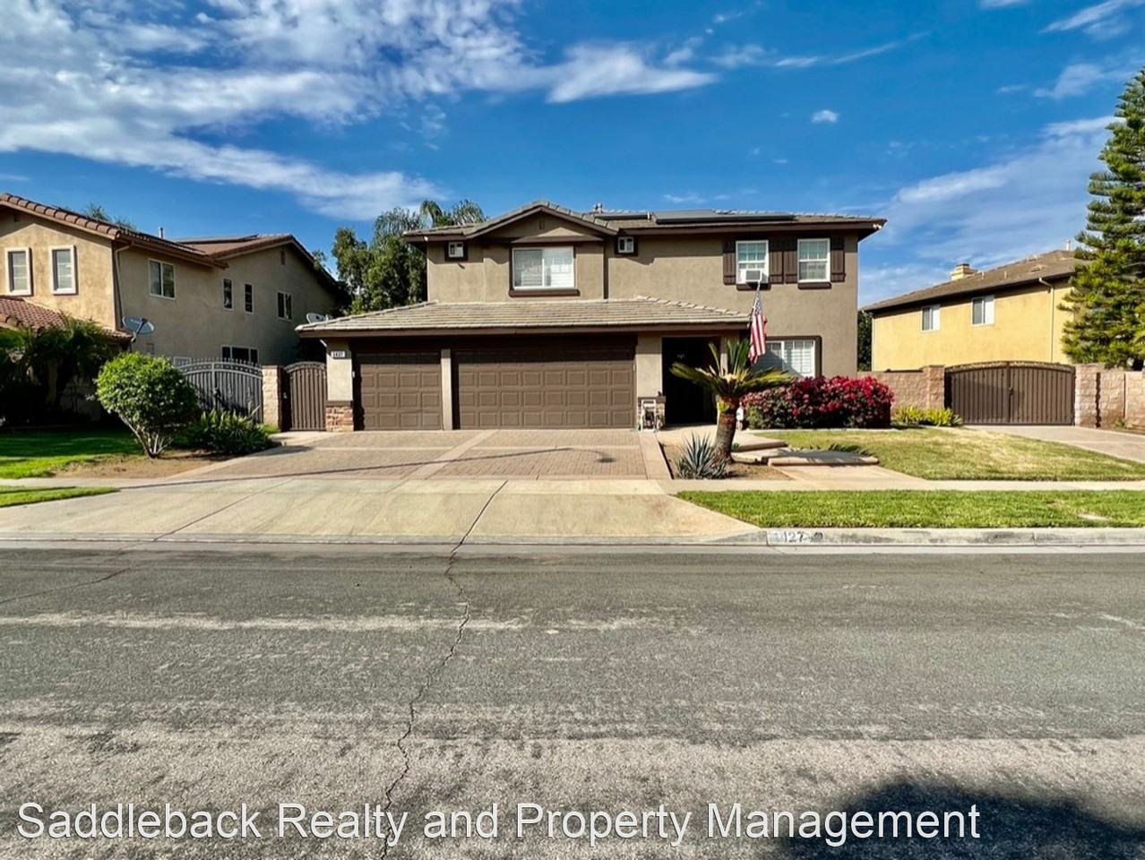 1427 Roadrunner Dr - Photo 2 of 35