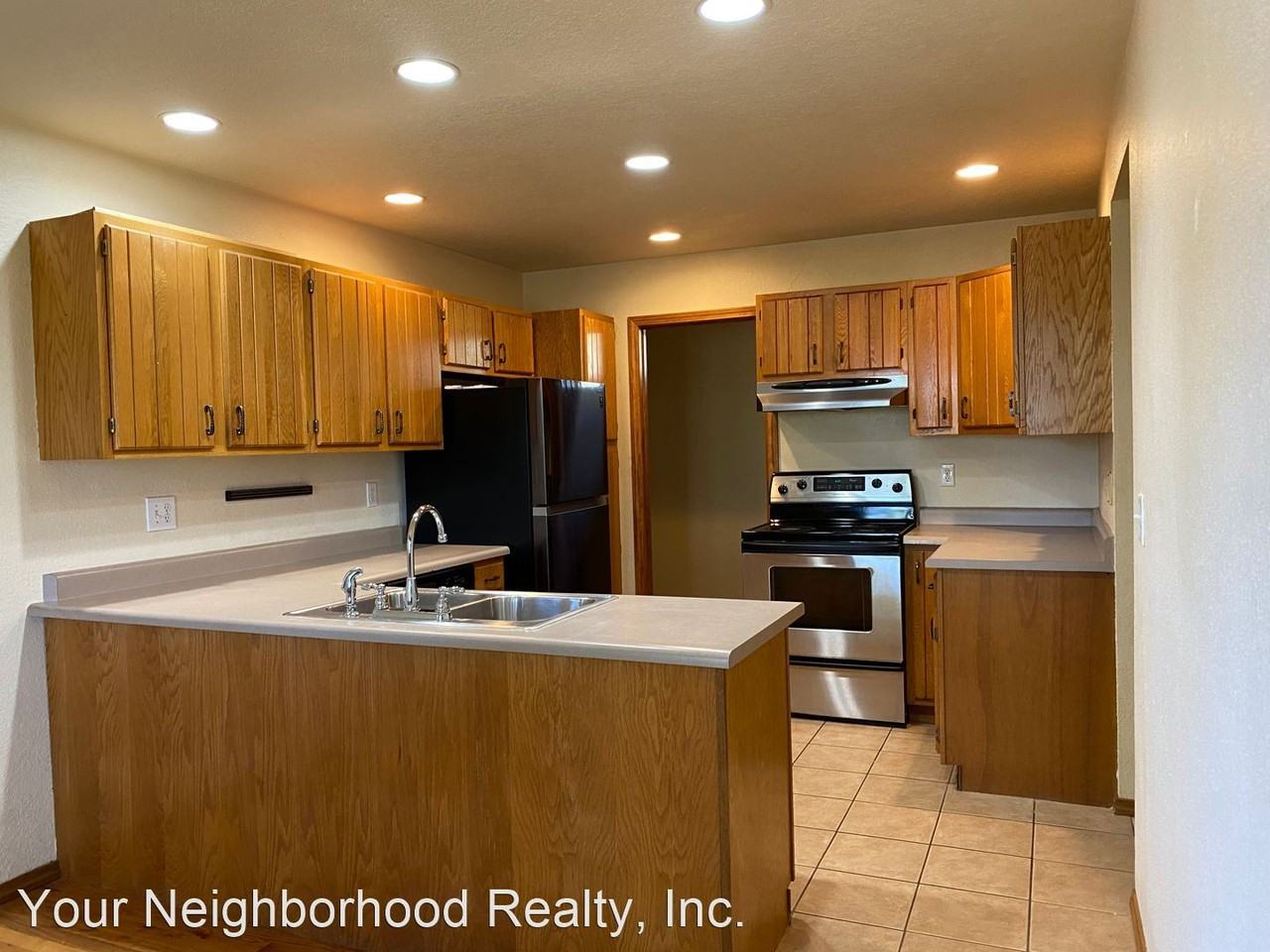 380 Ponderosa Ln - Photo 3 of 11