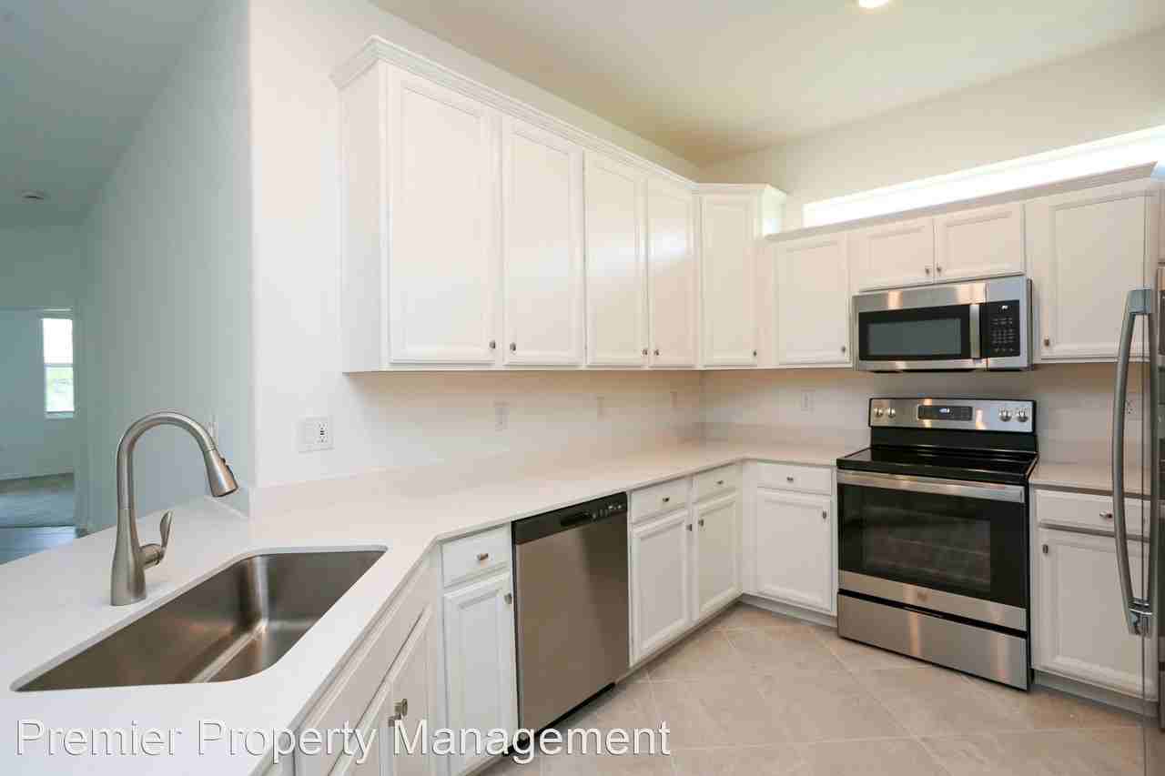 2599 Vine Ave - Photo 2 of 39