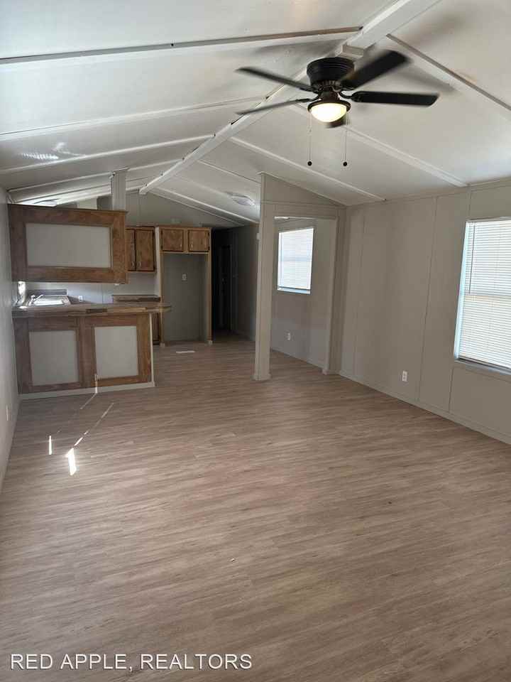 104 Amanda Ln - Photo 2 of 16