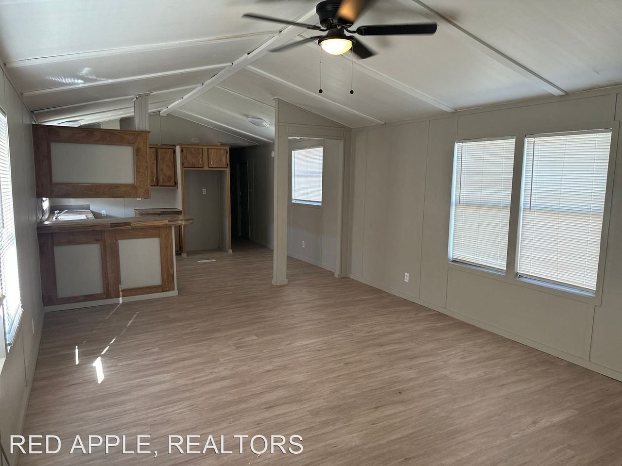 104 Amanda Ln - Photo 3 of 16