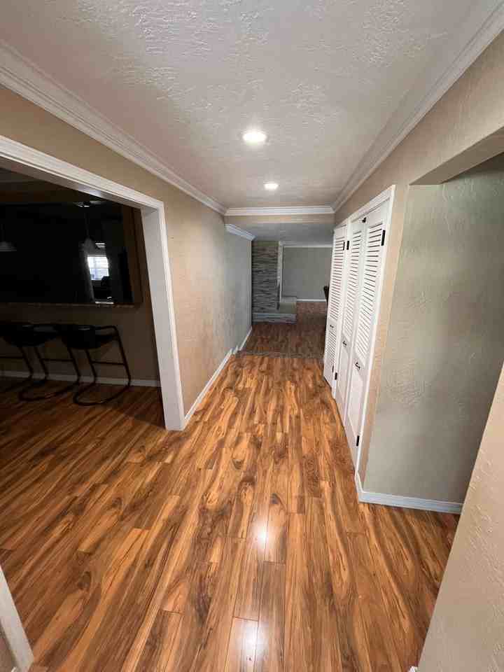 911 Hermosa Dr - Photo 2 of 18