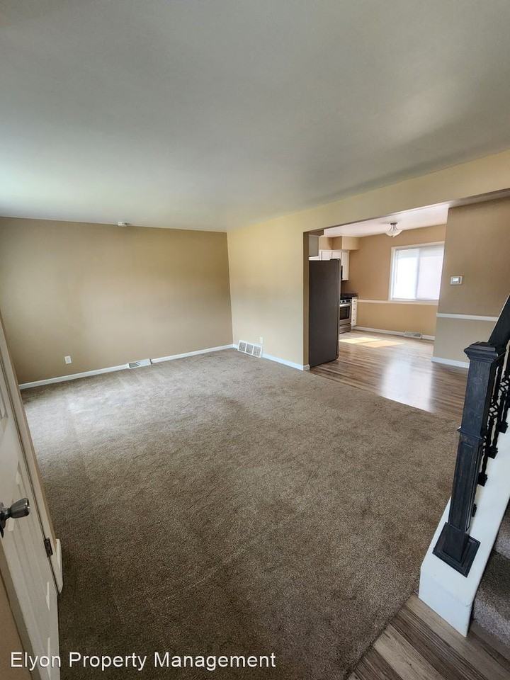 Duplex at 8431-8433 22nd Avenue - Photo 3 of 5