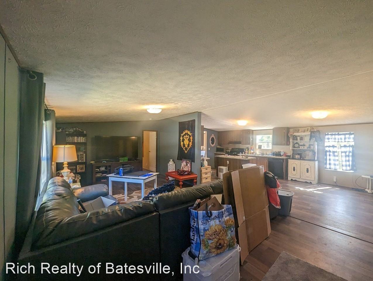 219 Dogwood Cir - Photo 2 of 12