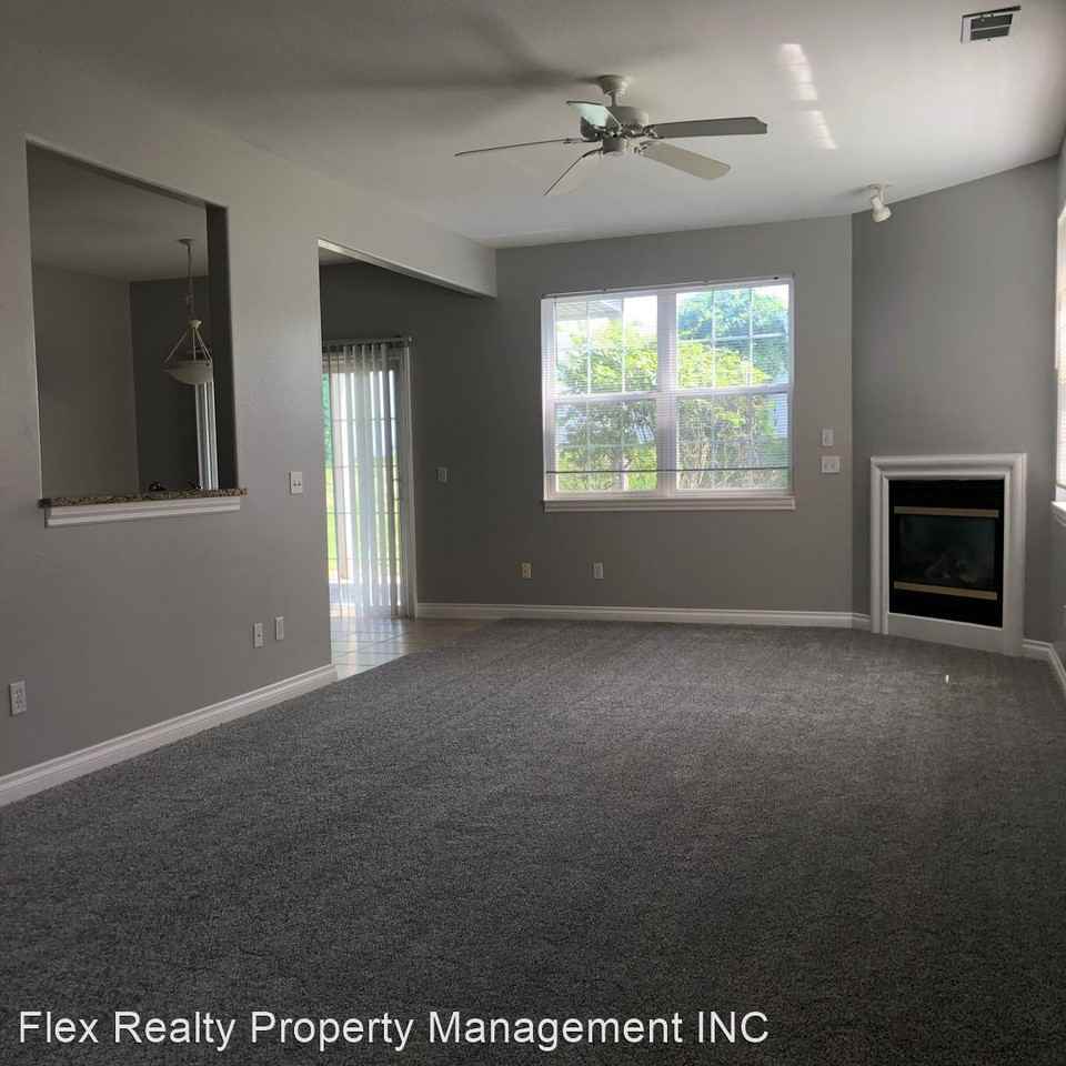 2900 Floex Dr - Photo 2 of 12