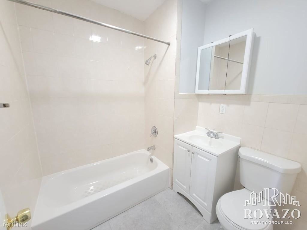 426 S 17th St - Photo 3 of 7