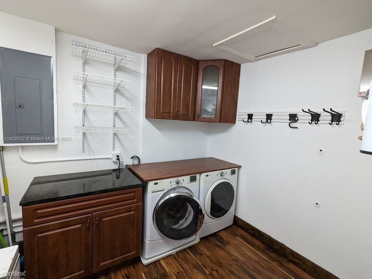 7431 Sw 135th Ave - Photo 2 of 10