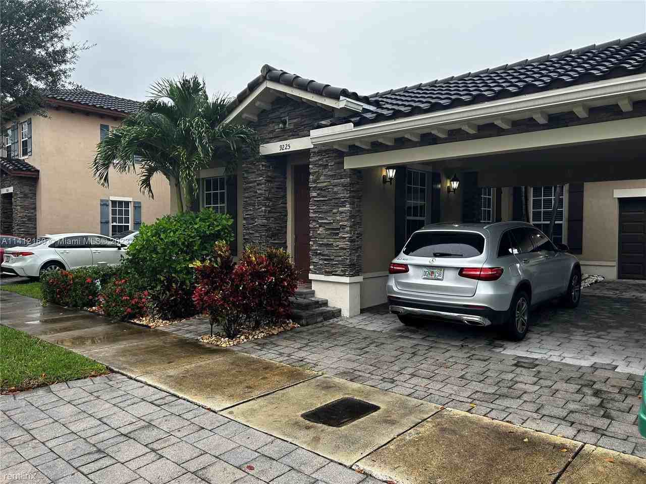 9225 Sw 171st Ct #0 - Photo 2 of 10