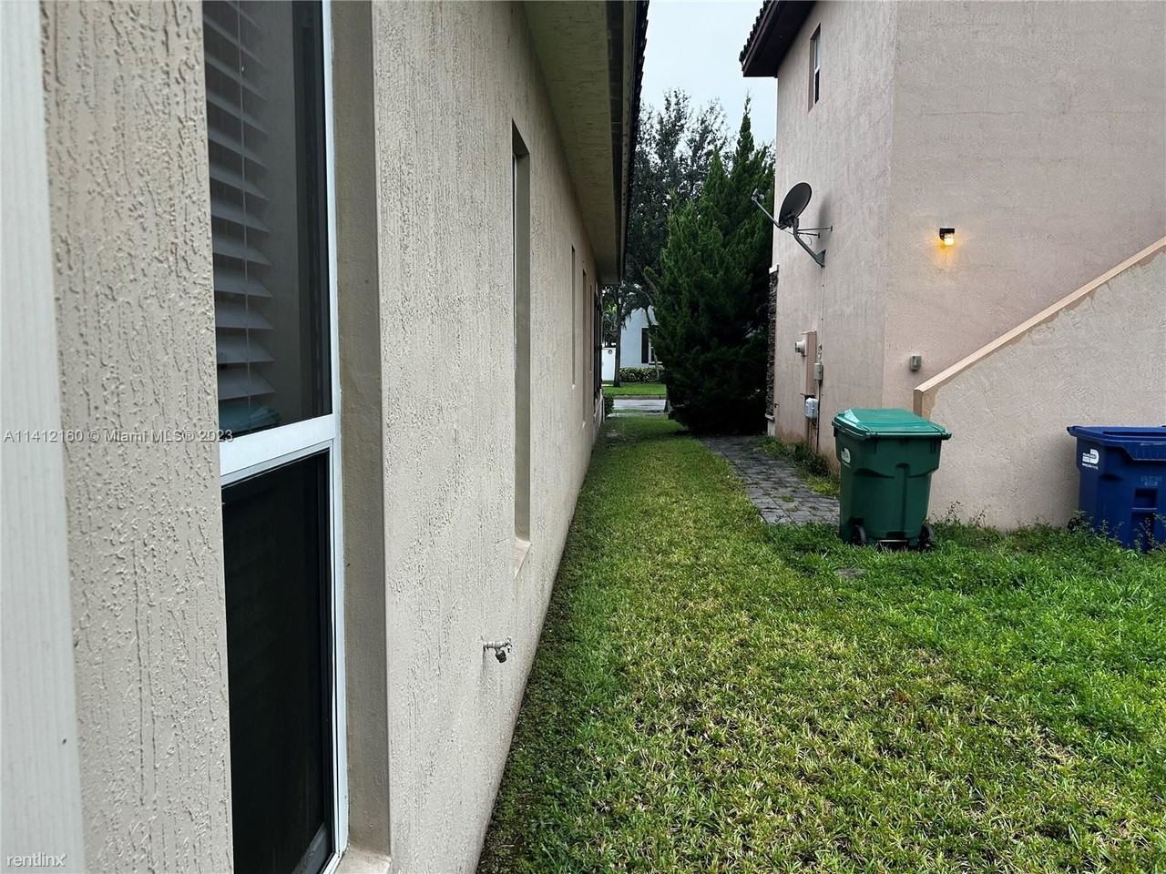 9225 Sw 171st Ct #0 - Photo 3 of 10