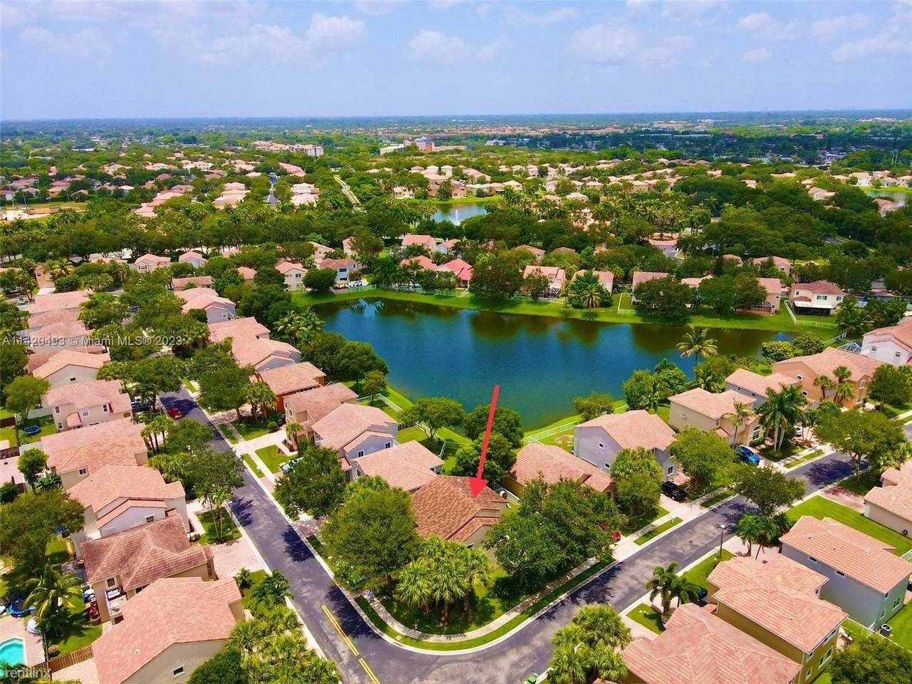 7457 Nw 18th Dr - Photo 2 of 24