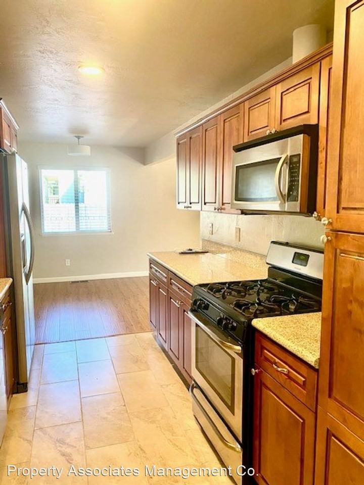 10687 Alta St - Photo 3 of 14