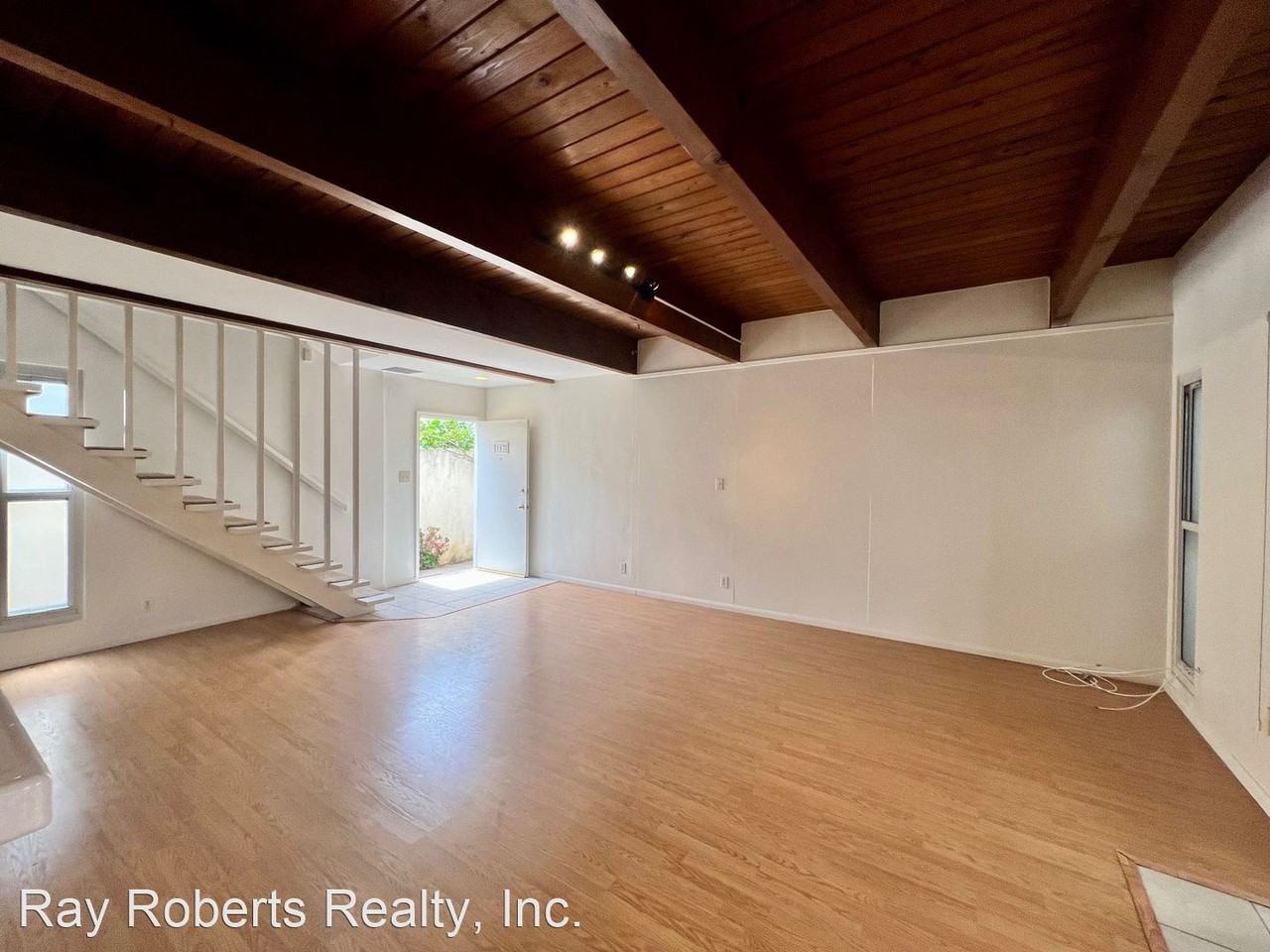 105- 107 Rees St. - Photo 2 of 22