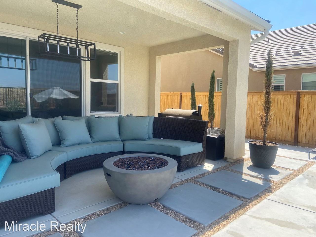 539 Overstone Ave - Photo 3 of 15