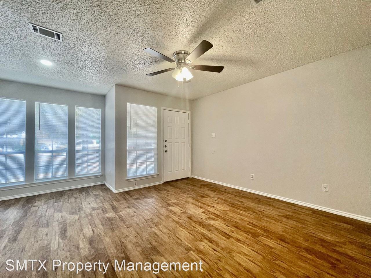 104 Mosscliff Circle - Photo 3 of 13