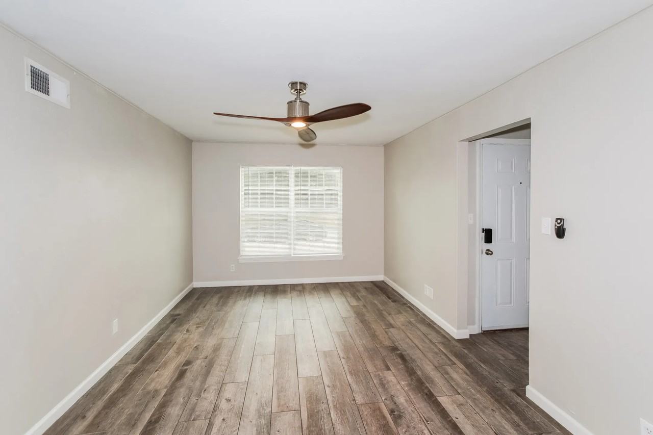 4153 Nw 22nd St - Photo 3 of 16