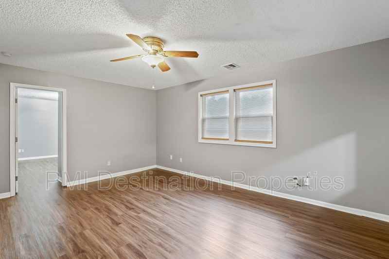 1303 N Ridge Pkwy - Photo 3 of 22