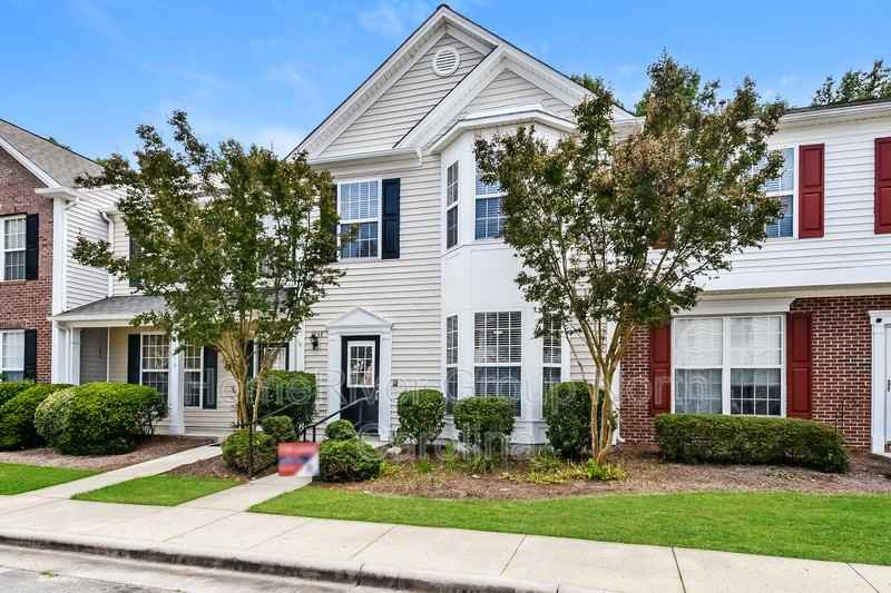 3968 Elizabeth Glen Way - Photo 2 of 20