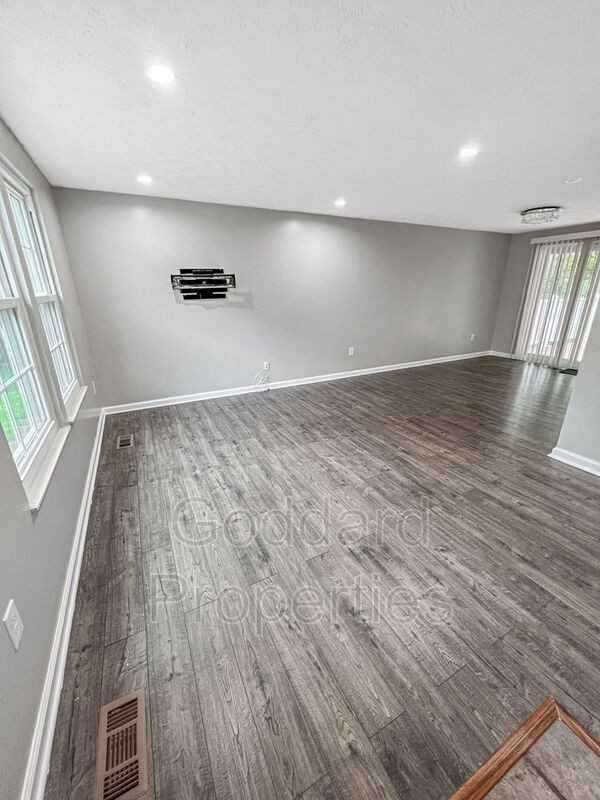 8535 Hayshed Ln - Photo 3 of 22