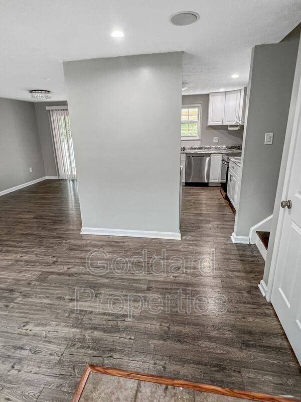 8535 Hayshed Ln - Photo 4 of 22