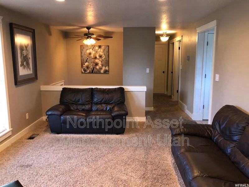1183 Dallas St - Photo 3 of 8