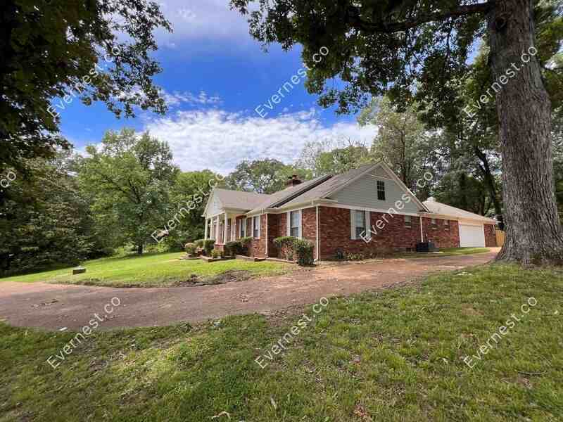 3960 James Rd - Photo 3 of 29