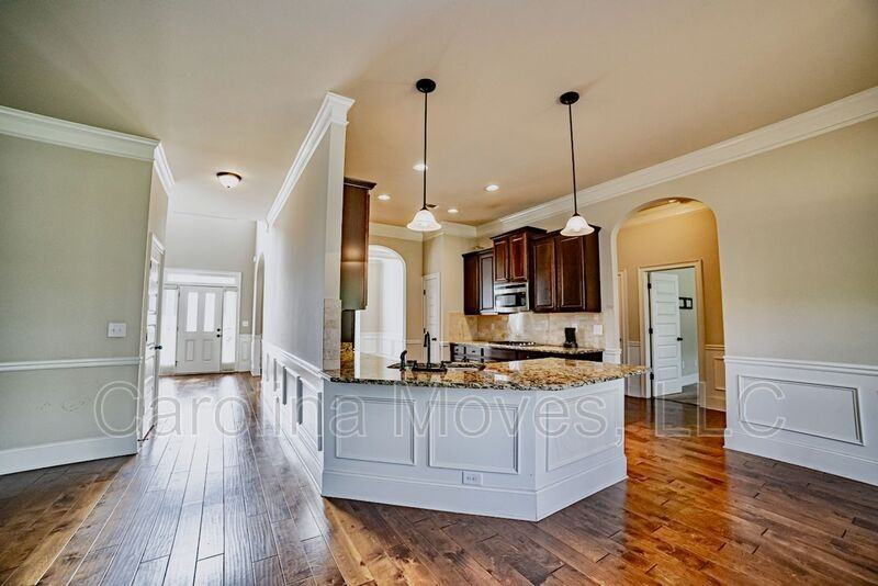 200 Sunnybrook Ln - Photo 7 of 25