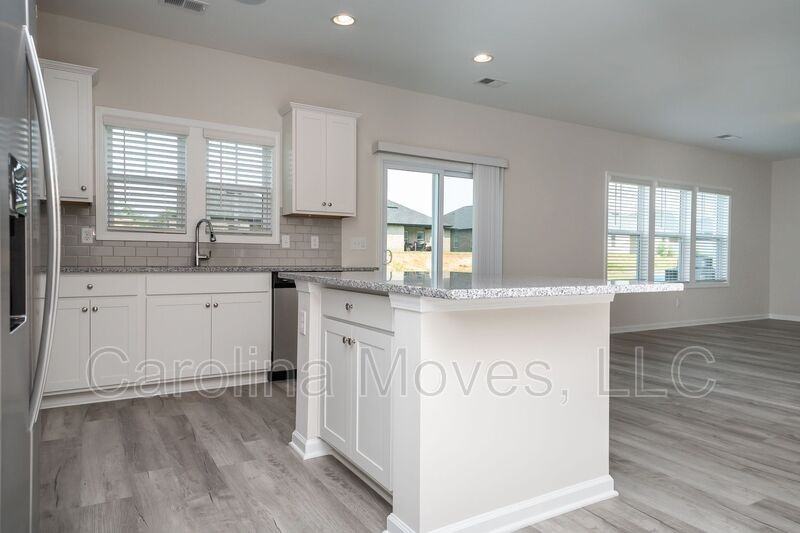 132 Strongridge Trl - Photo 6 of 23