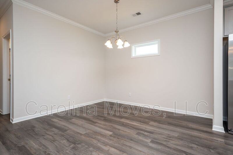 124 Strongridge Trl - Photo 4 of 28