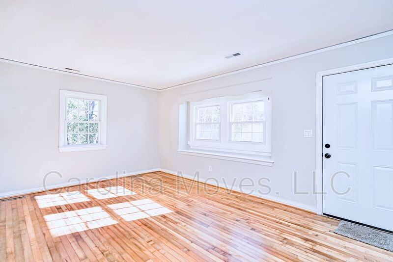 407 Meridian Ave - Photo 2 of 12