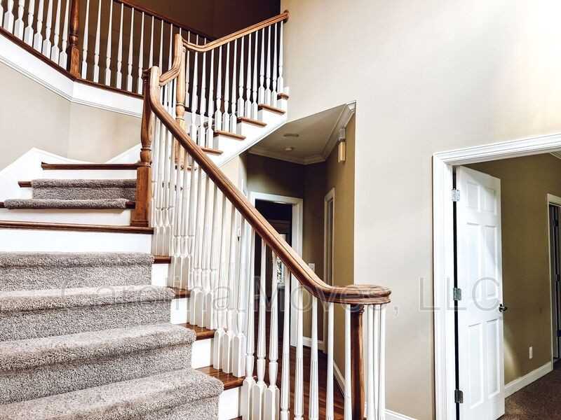702 Carriage Hill Rd - Photo 5 of 27