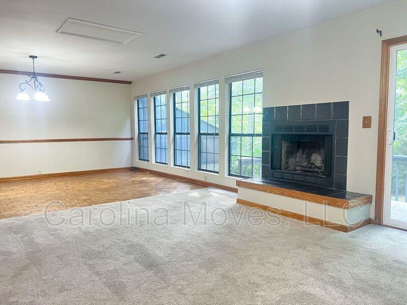 214 Brookside Dr - Photo 5 of 21