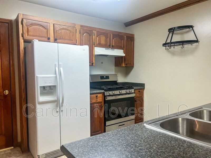 214 Brookside Dr - Photo 7 of 21