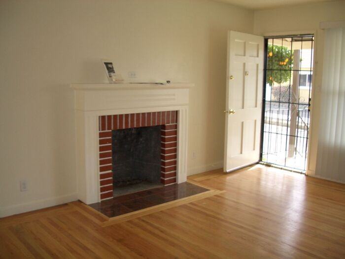 22405 S Garden Ave - Photo 3 of 10