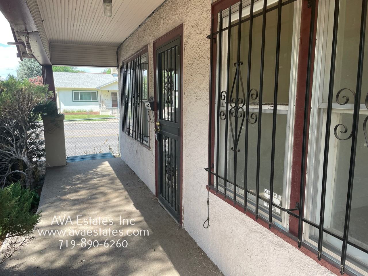 1302 Jackson St - Photo 2 of 17
