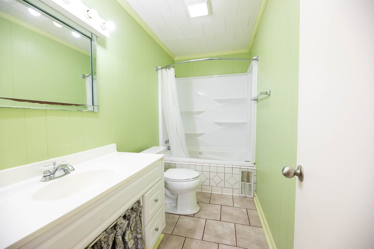 1931 Yvonne Dr - Photo 4 of 6