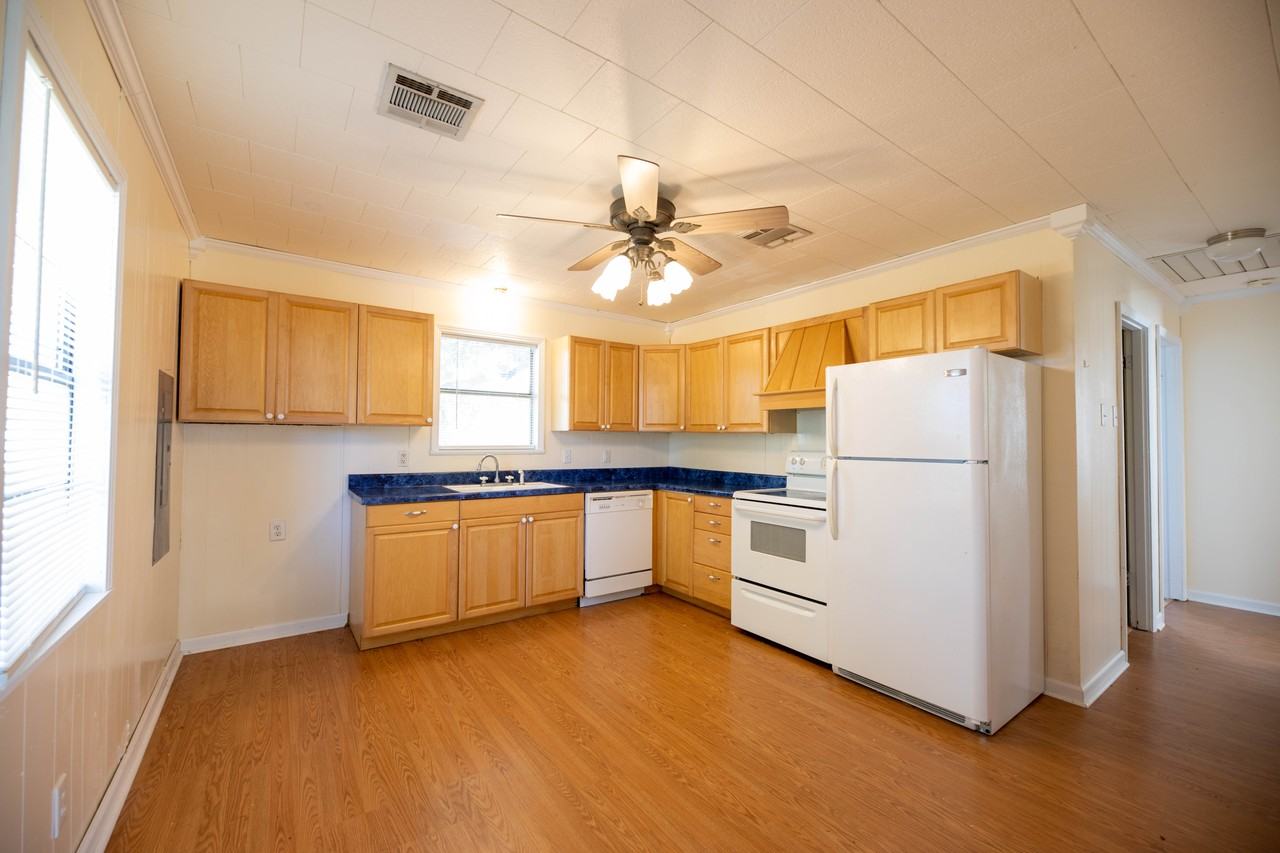 1931 Yvonne Dr - Photo 6 of 6